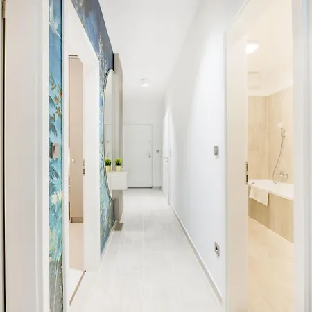 Stylish Ground-floor Comfort W Terrace & Parking * Budapeszt