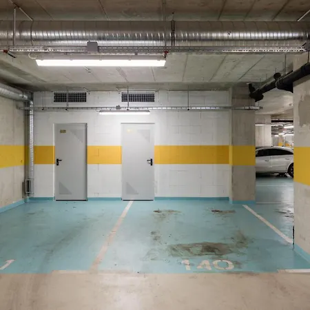 Stylish Ground-floor Comfort W Terrace & Parking * Budapest