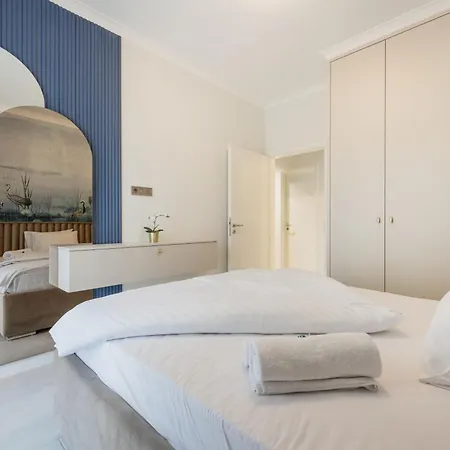 Stylish Ground-floor Comfort W Terrace & Parking * Budapest