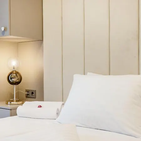 Daire Stylish Ground-floor Comfort W Terrace & Parking Budapeşte