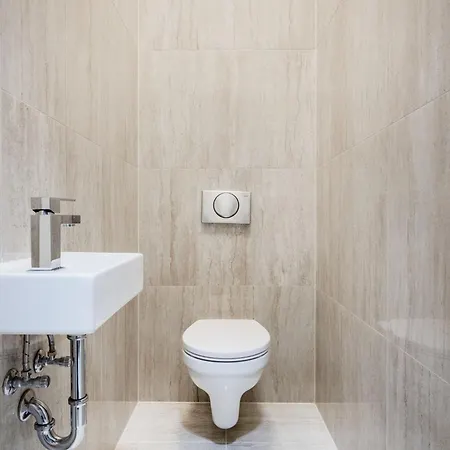 Stylish Ground-floor Comfort W Terrace & Parking * Budapest