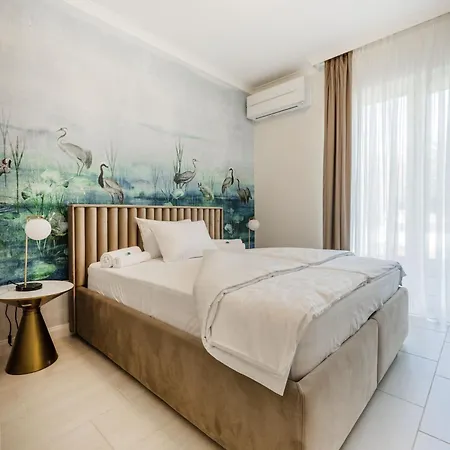 Stylish Ground-floor Comfort W Terrace & Parking Apartment Budapest