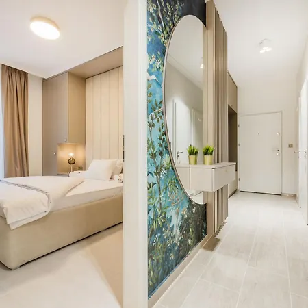 Stylish Ground-floor Comfort W Terrace & Parking Apartment Budapest