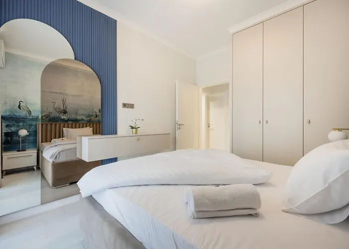 Stylish Ground-floor Comfort W Terrace & Parking * 布达佩斯