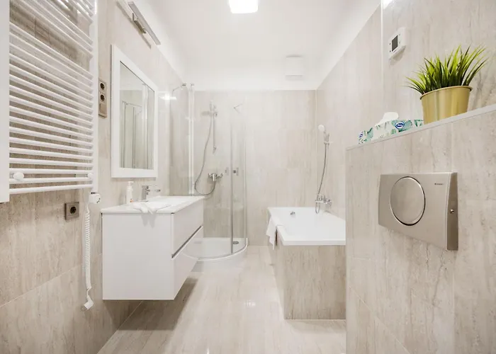 Stylish Ground-floor Comfort W Terrace & Parking 公寓 *